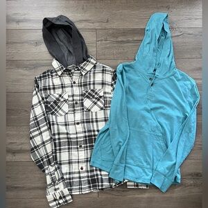 2 Sonoma boys hooded long sleeve. Cream, gray, blue. Size M